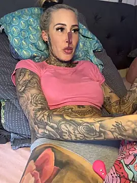 Snapshot of Black_sweet_Rose chatting on 02-22-26, 02:26 Black sweet Rose online show from 02-22-26, 02:26