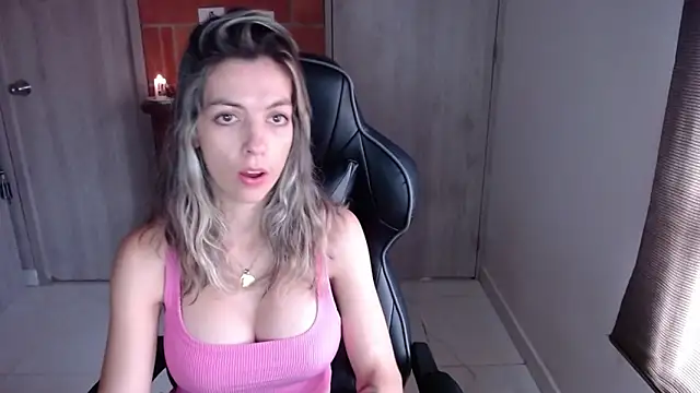 Princezzlove3 online show from 01-31-25, 02:17