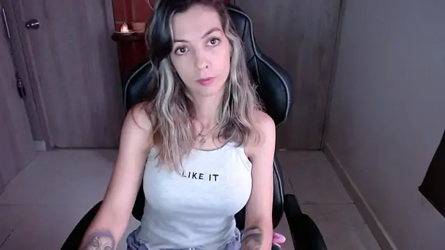 Princezzlove3 online show from 02-04-25, 12:33