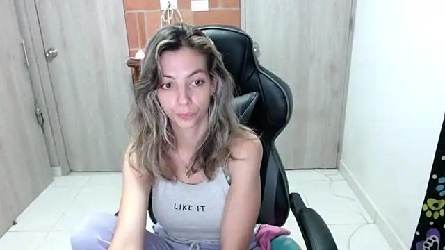 Princezzlove3 online show from 02-04-25, 09:52