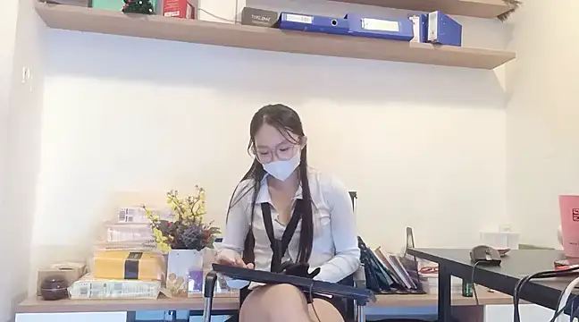 Lush-Office online show from 02-13-25, 07:56