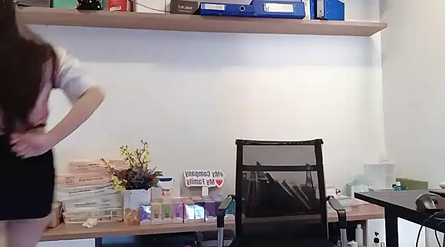 Lush-Office online show from 02-19-25, 11:46