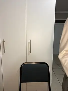 Snapshot of snotLoud chatting on 02-13-25, 09:17 snotLoud online show from 02-13-25, 09:17