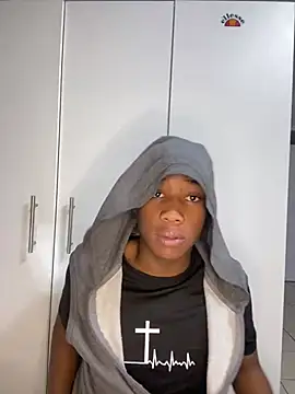 Snapshot of snotLoud chatting on 02-14-25, 10:14 snotLoud online show from 02-14-25, 10:14