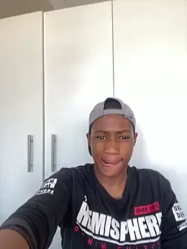 Snapshot of snotLoud chatting on 02-15-25, 07:27 snotLoud online show from 02-15-25, 07:27