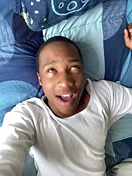 Snapshot of snotLoud chatting on 02-16-25, 11:49 snotLoud online show from 02-16-25, 11:49