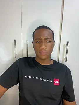 Snapshot of snotLoud chatting on 02-23-25, 05:18 snotLoud online show from 02-23-25, 05:18