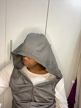 Snapshot of snotLoud chatting on 02-25-25, 05:36 snotLoud online show from 02-25-25, 05:36