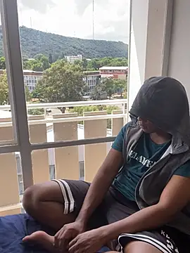 Snapshot of snotLoud chatting on 03-08-25, 11:05 snotLoud online show from 03-08-25, 11:05