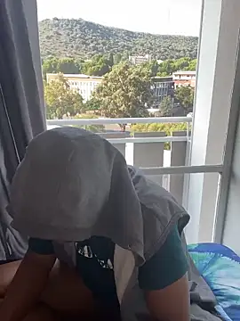 Snapshot of snotLoud chatting on 03-08-25, 02:08 snotLoud online show from 03-08-25, 02:08