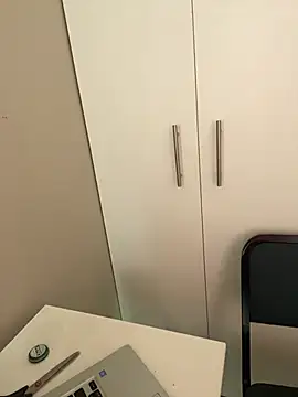 Snapshot of snotLoud chatting on 03-17-25, 08:18 snotLoud online show from 03-17-25, 08:18