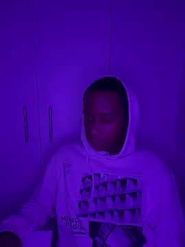 Snapshot of snotLoud chatting on 03-18-25, 05:31 snotLoud online show from 03-18-25, 05:31