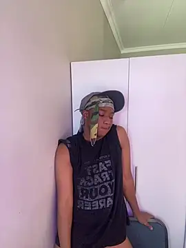 Snapshot of snotLoud chatting on 03-23-25, 06:05 snotLoud online show from 03-23-25, 06:05