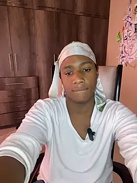 Snapshot of snotLoud chatting on 01-10-26, 12:29 snotLoud online show from 01-10-26, 12:29