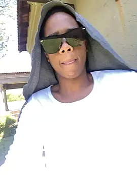 Snapshot of snotLoud chatting on 01-11-26, 08:30 snotLoud online show from 01-11-26, 08:30