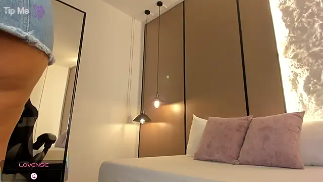 lilly ass  online show from 11-13-25, 12:48