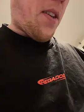 Snapshot of Sklavesucht2025 chatting on 02-15-25, 04:47 Sklavesucht2025 online show from 02-15-25, 04:47