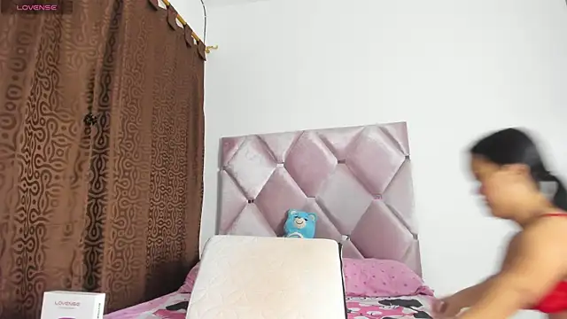 AnieRey online show from 10-11-25, 12:10