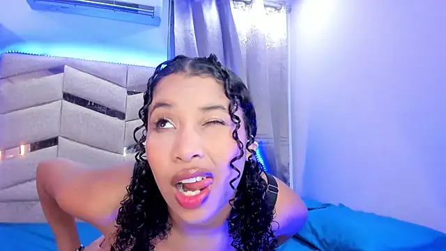 BrigitteRoy  online show from 06-06-26, 03:11