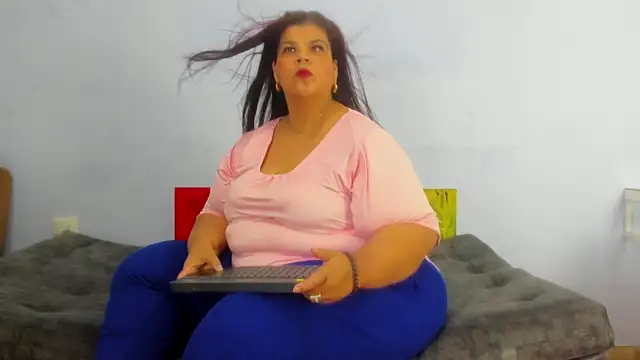 Snapshot of Charlotte_curvy_ chatting on 02-27-25, 07:47 Charlotte curvy online show from 02-27-25, 07:47