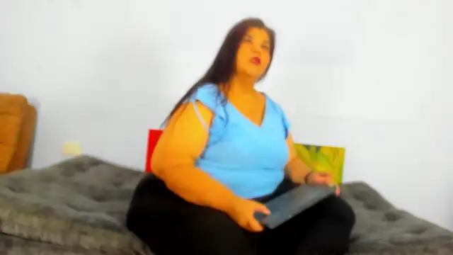 Snapshot of Charlotte_curvy_ chatting on 03-03-25, 07:49 Charlotte curvy online show from 03-03-25, 07:49