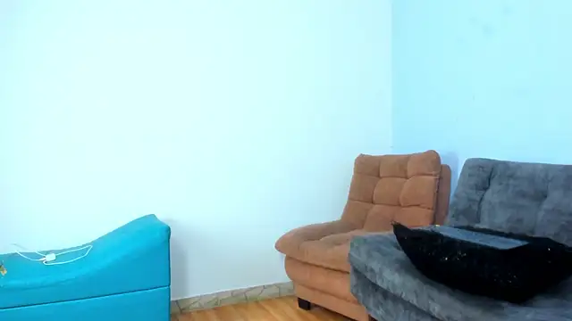 Snapshot of Charlotte_curvy_ chatting on 03-08-25, 11:07 Charlotte curvy online show from 03-08-25, 11:07