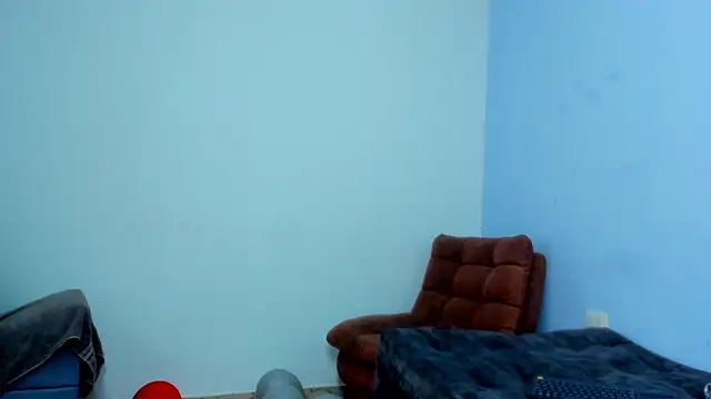 Snapshot of Charlotte_curvy_ chatting on 03-10-25, 11:06 Charlotte curvy online show from 03-10-25, 11:06