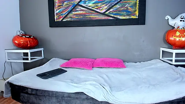 Snapshot of Charlotte_curvy_ chatting on 10-15-25, 08:09 Charlotte curvy online show from 10-15-25, 08:09