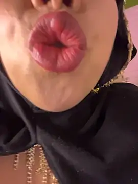 zahra Jalid online show from 04-18-26, 03:27