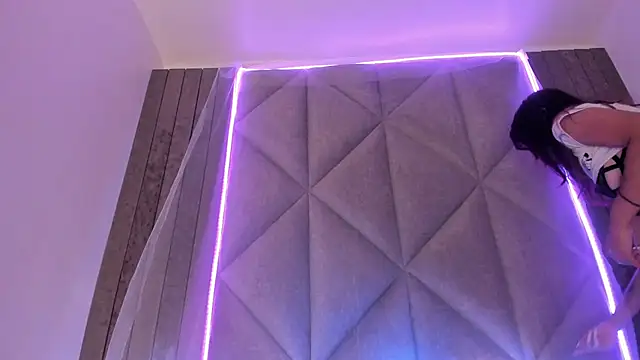 Snapshot of SabrinaSpell_ chatting on 02-23-25, 11:44 SabrinaSpell online show from 02-23-25, 11:44