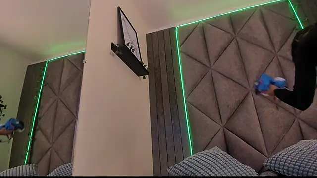 Snapshot of SabrinaSpell_ chatting on 11-29-25, 11:46 SabrinaSpell online show from 11-29-25, 11:46