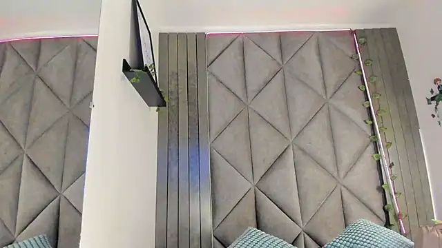 Snapshot of SabrinaSpell_ chatting on 12-14-25, 11:48 SabrinaSpell online show from 12-14-25, 11:48