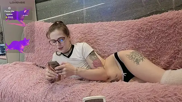 Snapshot of Iriss_Miller chatting on 02-26-26, 08:13 Iriss Miller online show from 02-26-26, 08:13