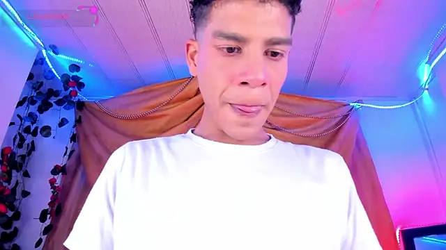 Ethan Boyy online show from 12-17-25, 01:44