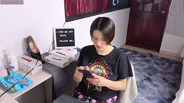 SexLaura  online show from 03-03-25, 11:35