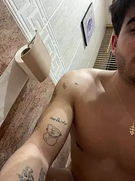 Snapshot of adictocm28 chatting on 01-20-25, 06:53 adictocm28 online show from 01-20-25, 06:53