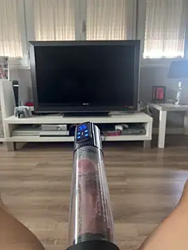 Snapshot of adictocm28 chatting on 10-11-25, 10:25 adictocm28 online show from 10-11-25, 10:25