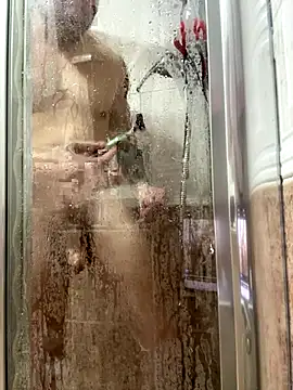 Snapshot of adictocm28 chatting on 12-17-25, 09:32 adictocm28 online show from 12-17-25, 09:32