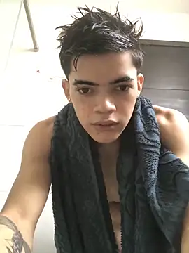 Latinos 2001 online show from 11-13-25, 12:37