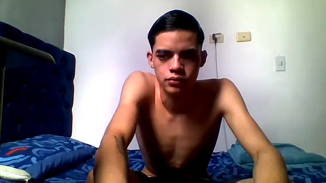 Latinos 2001 online show from 05-23-26, 02:21