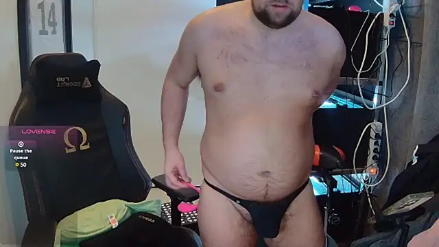 Snapshot of justinitt chatting on 01-20-25, 03:39 justinitt online show from 01-20-25, 03:39