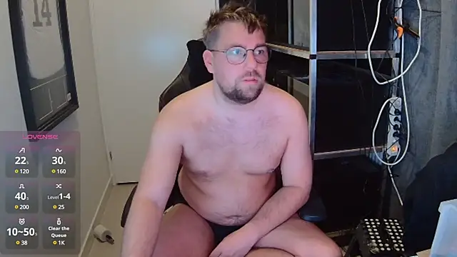 Snapshot of justinitt chatting on 01-22-25, 04:23 justinitt online show from 01-22-25, 04:23