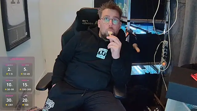 Snapshot of justinitt chatting on 01-25-25, 08:42 justinitt online show from 01-25-25, 08:42