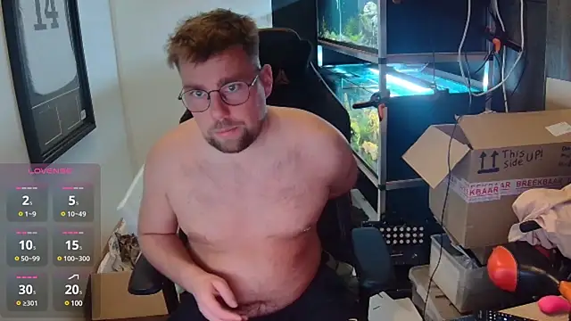 Snapshot of justinitt chatting on 02-04-25, 09:41 justinitt online show from 02-04-25, 09:41