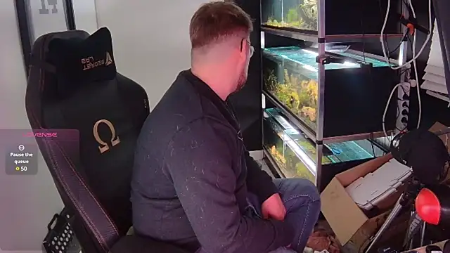 Snapshot of justinitt chatting on 02-06-25, 07:07 justinitt online show from 02-06-25, 07:07