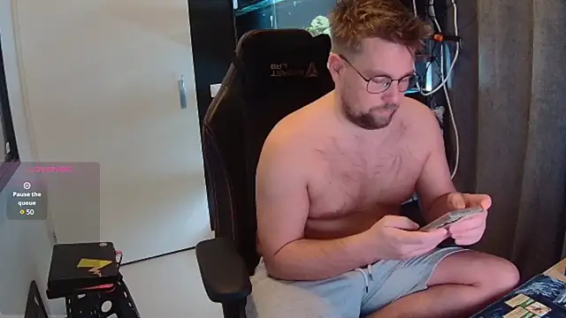 Snapshot of justinitt chatting on 02-11-25, 09:03 justinitt online show from 02-11-25, 09:03