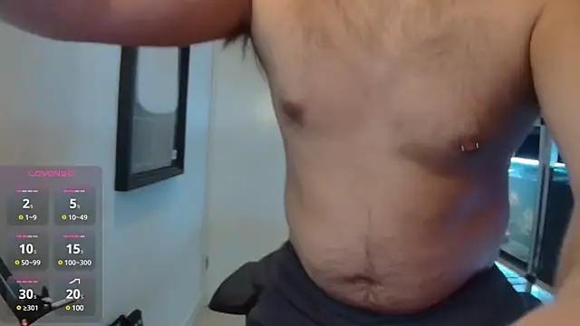 Snapshot of justinitt chatting on 02-15-25, 06:23 justinitt online show from 02-15-25, 06:23