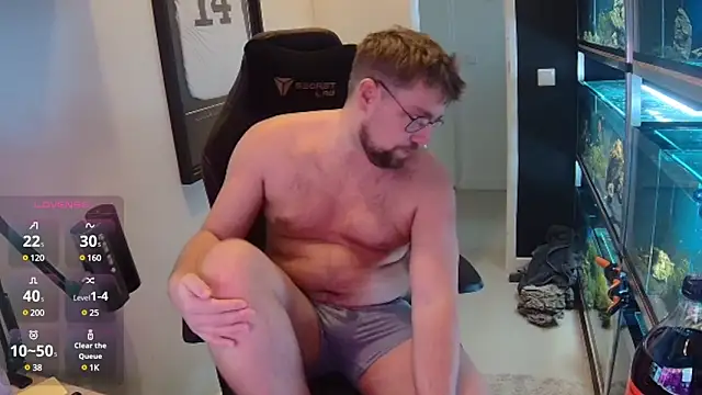 Snapshot of justinitt chatting on 02-19-25, 03:38 justinitt online show from 02-19-25, 03:38