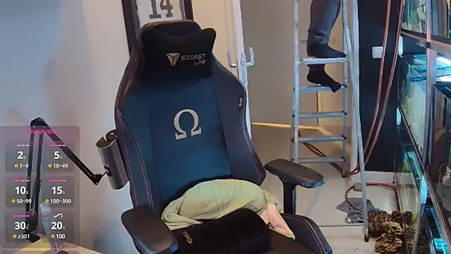 Snapshot of justinitt chatting on 02-19-25, 09:47 justinitt online show from 02-19-25, 09:47