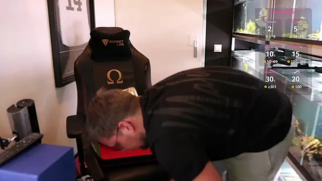 Snapshot of justinitt chatting on 03-04-25, 02:32 justinitt online show from 03-04-25, 02:32